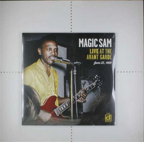 Cover for Magic Sam · Live At The Avant Garde (LP) (2015)