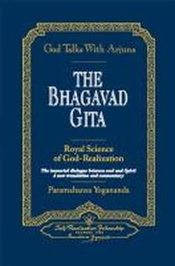 God Talks with Arjuna: The Bhagavad Gita - Paramahansa Yogananda - Bøger - Self-Realization Fellowship,U.S. - 9780876120316 - 9. august 2004