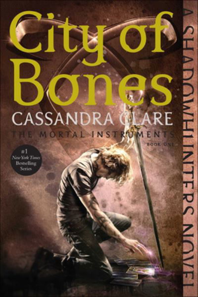 Cover for Cassandra Clare · City of Bones (Inbunden Bok) (2015)