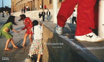 Alex Webb: Dislocations - Alex Webb - Boeken - Thames & Hudson Ltd - 9780500027325 - 2 november 2023