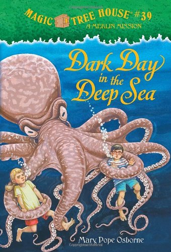 Cover for Mary Pope Osborne · Dark Day in the Deep Sea - Magic Tree House Merlin Mission (Taschenbuch) [Reprint edition] (2009)