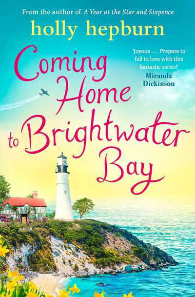 Cover for Holly Hepburn · Coming Home to Brightwater Bay (Paperback Bog) (2021)
