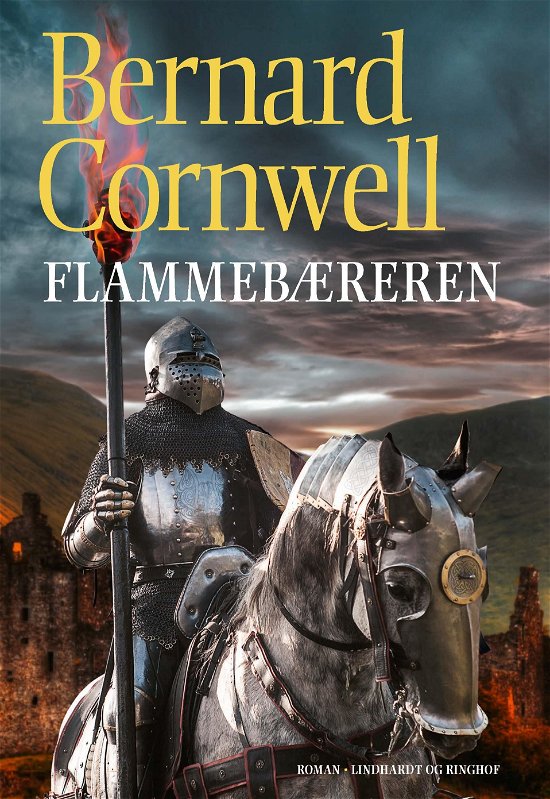 Cover for Bernard Cornwell · Sakserne: Flammebæreren (SAKS 10) (Paperback Bog) [2. udgave] (2019)