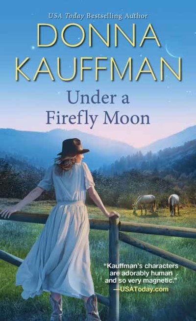 Cover for Donna Kauffman · Under a Firefly Moon - Blue Hollow Falls (Paperback Book) (2020)