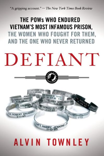 Cover for Alvin Townley · Defiant (Paperback Book) (2015)