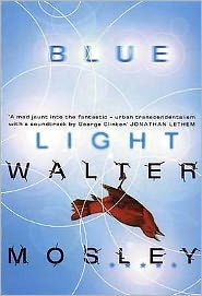 Cover for Walter Mosley · Blue Light (Paperback Book) [Main edition] (2000)