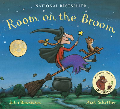 Room on the Broom Lap Board Book - Julia Donaldson - Books - Dial Books - 9780735231344 - August 8, 2017