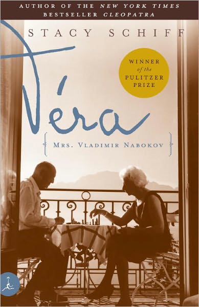 Vera: (Mrs. Vladimir Nabokov) - Stacy Schiff - Books - Random House USA Inc - 9780375755347 - April 4, 2000