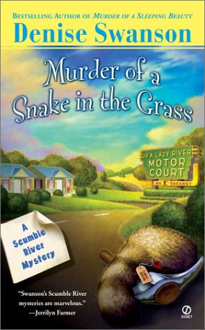 Cover for Denise Swanson · Murder of a Snake in the Grass (Scumble River Mysteries, Book 4) (Paperback Book) [Reissue edition] (2003)