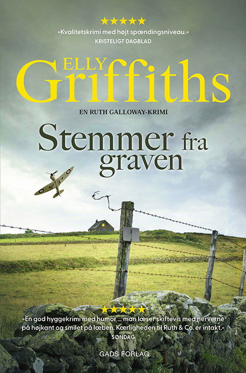 Cover for Elly Griffiths · En Ruth Galloway krimi - bind 7: Stemmer fra graven, PB (Paperback Book) [2.º edición] (2022)