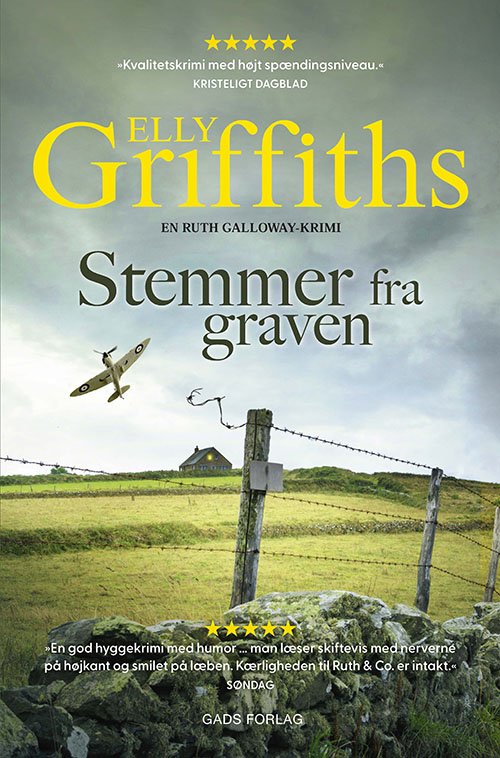 Cover for Elly Griffiths · En Ruth Galloway krimi - bind 7: Stemmer fra graven, PB (Paperback Book) [2th edição] (2022)