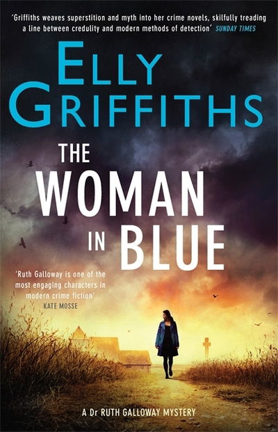 Cover for Elly Griffiths · The Woman In Blue (Bok) (2016)