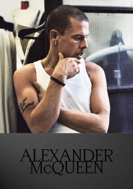 Cover for Editors of Createur Magazine · Alexander McQueen: Fashion Icon - The Designer Series (Hardcover Book) (2025)