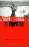 Cover for Meredeth Turshen · What Women Do in Wartime: Gender and Conflict in Africa (Hardcover bog) (1998)