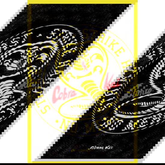 Emblem (Poster Maxi 61X91,5 Cm) - Cobra Kai: Pyramid - Merchandise - Pyramid Posters - 5050574347372 -