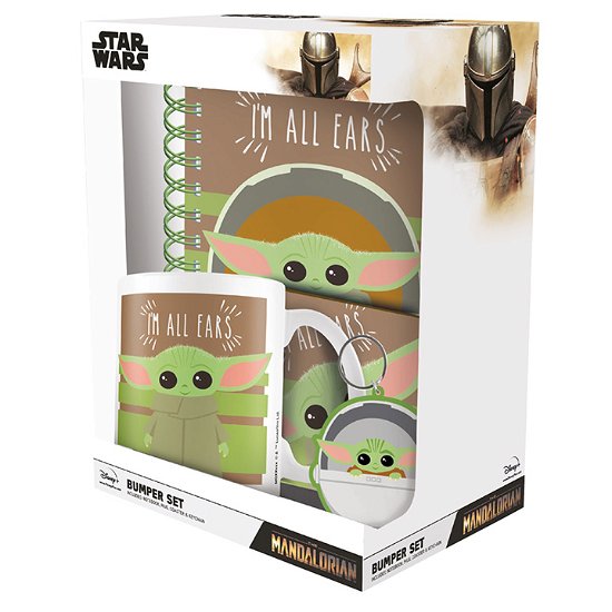 Star Wars: The Mandalorian (Im All Ears) Bumper Set (Includes Mug. Coaster. Keyring And Notebook) - The Mandalorian - Fanituote - THE MANDALORIAN - 5050293854373 - tiistai 6. kesäkuuta 2023