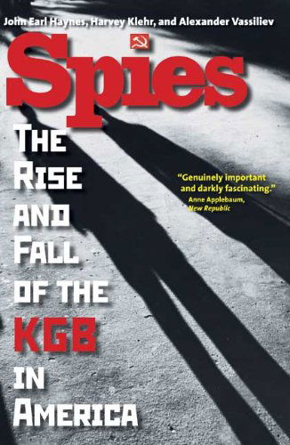 Cover for John Earl Haynes · Spies: The Rise and Fall of the KGB in America (Pocketbok) (2010)