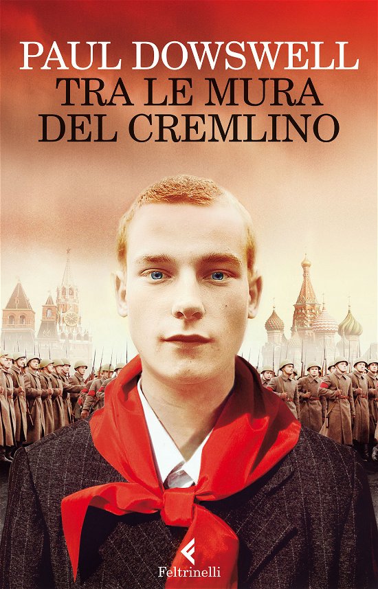 Cover for Paul Dowswell · Tra Le Mura Del Cremlino (Bog)