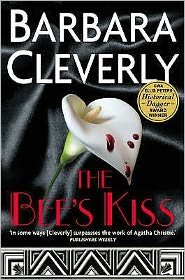 Cover for Barbara Cleverly · The Bee's Kiss - Joe Sandilands (Pocketbok) (2006)