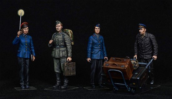 Cover for MiniArt · German Train Station Staff 1930-40s (Toys)