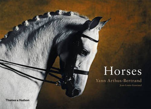 Cover for Yann Arthus-Bertrand · Horses (Hardcover bog) (2014)