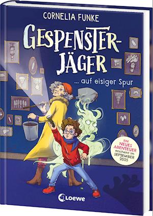 Gespensterjäger auf eisiger Spur (Band 1) - Mit 8 neu illustrierten Farbseiten - Cornelia Funke - Books - Loewe - 9783743222397 - July 17, 2025