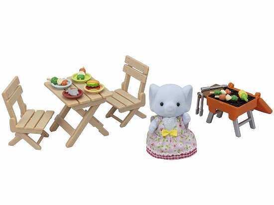 Cover for Sylvanian Families  BBQ Picnic Set Elephant Girl Toys (MERCH)