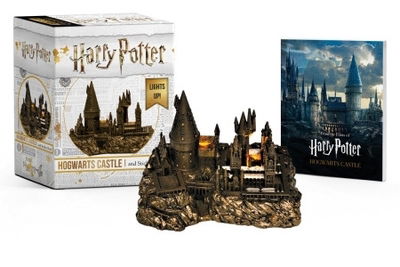 Cover for Running Press · Harry Potter Hogwarts Castle and Sticker Book: Lights Up! (Bog) (2018)