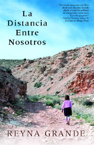 Cover for Reyna Grande · La distancia entre nosotros - Atria Espanol (Paperback Book) [Spanish edition] (2013)