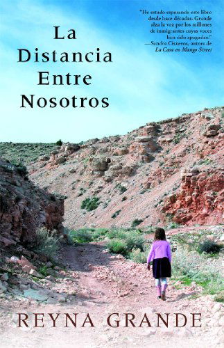 Cover for Reyna Grande · La distancia entre nosotros - Atria Espanol (Pocketbok) [Spanish edition] (2013)
