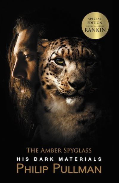 His Dark Materials: The Amber Spyglass - His Dark Materials - Philip Pullman - Böcker - Scholastic - 9780702311406 - 2 september 2021