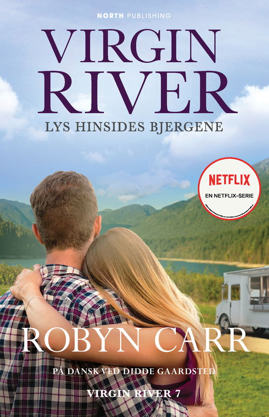 Cover for Robyn Carr · Virgin River: Virgin River - Lys hinsides bjergene (Paperback Book) [42. wydanie] (2023)