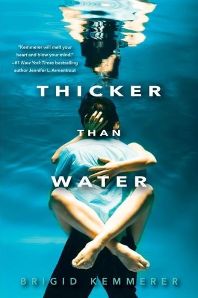 Cover for Brigid Kemmerer · Thicker Than Water (Paperback Bog) (2015)