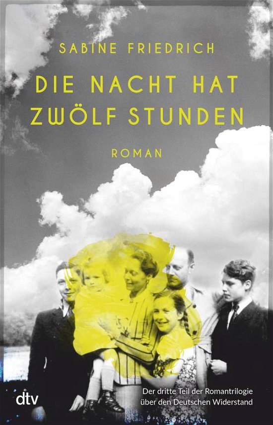 Cover for Sabine Friedrich · Die Nacht hat zwölf Stunden (Hardcover Book) (2021)