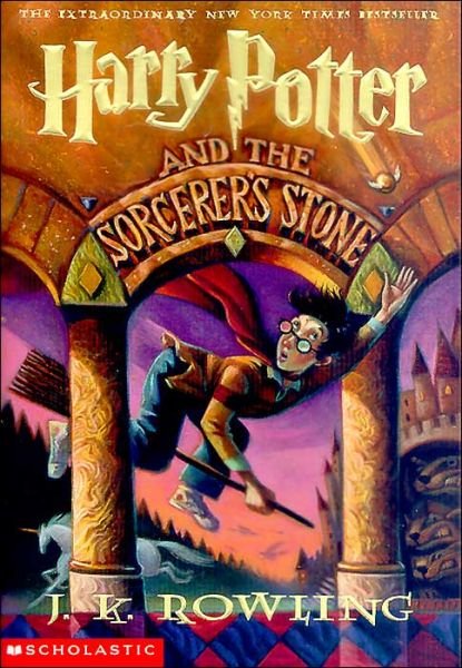 Harry Potter and the Sorcerer's Stone (Book 1) - J.k. Rowling - Livros - Scholastic - 9780590353427 - 1 de outubro de 1999