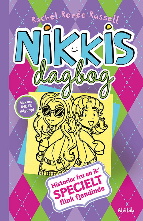 Nikkis dagbog: Nikkis dagbog 11: Historier fra en ik' specielt flink fjendinde - Rachel Renee Russell - Books - Forlaget Alvilda - 9788741511429 - February 1, 2020