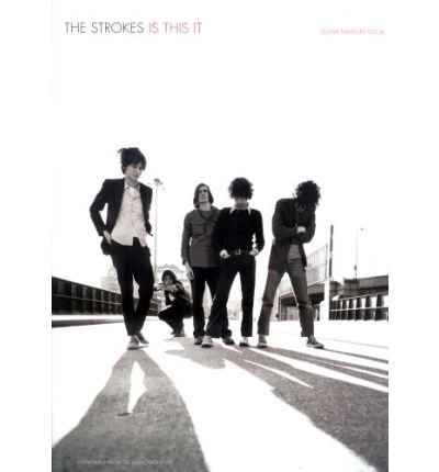 Is This It - The Strokes - Livres - Faber Music Ltd - 9781843281436 - 27 mai 2005
