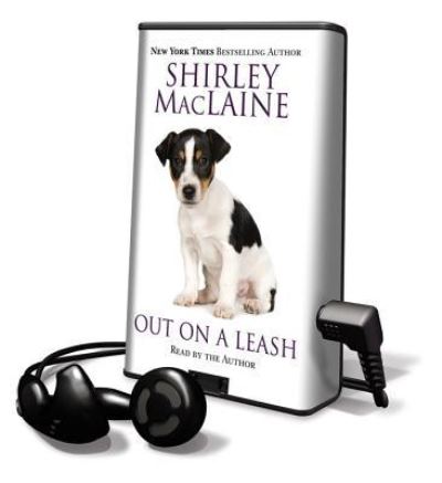 Out on a Leash - Shirley Maclaine - Inne - Simon & Schuster - 9781615748440 - 1 września 2009