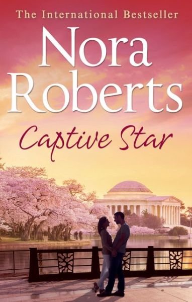 Cover for Nora Roberts · Captive Star - Stars of Mithra (Taschenbuch) (2017)