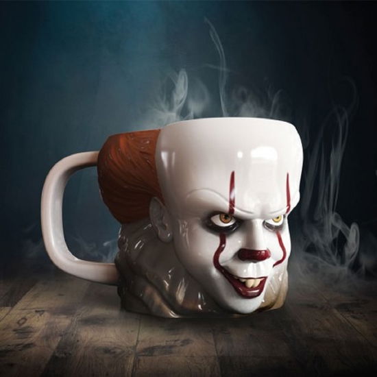 It: Pennywise Shaped Mug - Paladone - Produtos - Paladone - 5055964726461 - 5 de agosto de 2019