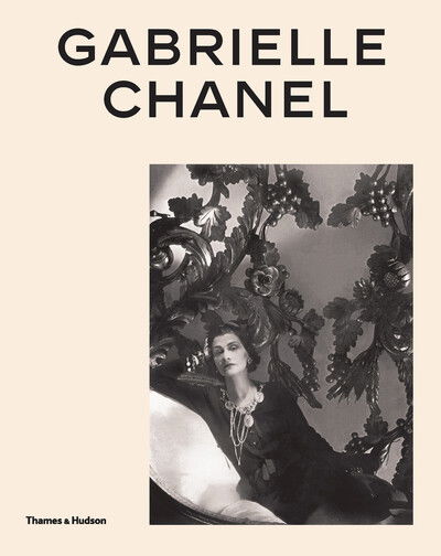 Cover for Miren Arzalluz · Gabrielle Chanel: Fashion Manifesto (Hardcover Book) (2020)