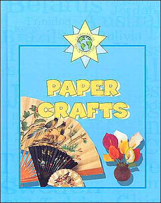 Paper Crafts (Crafts from Many Cultures) - Meryl Doney - Książki - Gareth Stevens Publishing - 9780836840469 - 19 stycznia 2004