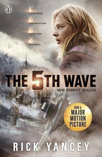 Rick Yancey · The 5th Wave (Book 1) - The 5th Wave (Paperback Bog) (2015)