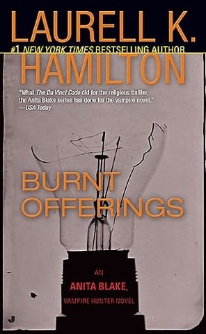 Cover for Laurell K. Hamilton · Burnt Offerings (Anita Blake, Vampire Hunter, Book 7) (Paperback Bog) (2002)