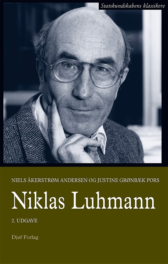 Cover for Justine Grønbæk Pors &amp; Niels Åkerstrøm Andersen · Niklas Luhmann (Sewn Spine Book) [2. Painos] (2018)