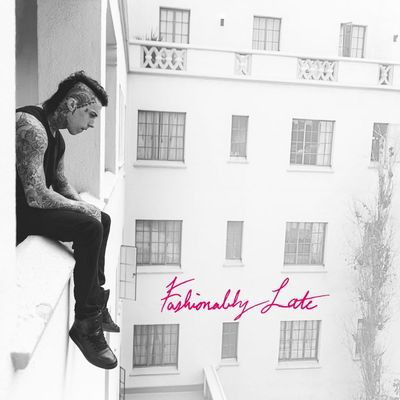 Fashionably Late (Clear with Pink Splatter) - Falling in Reverse - Música - EPITAPH - 0045778725489 - 6 de outubro de 2023