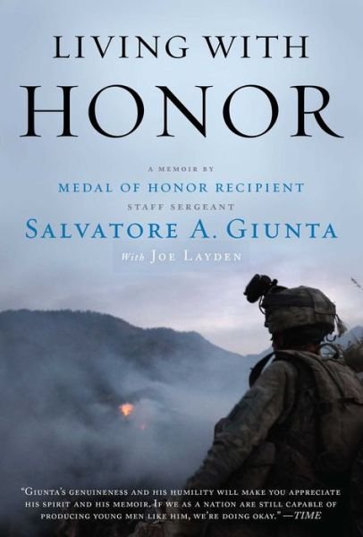 Cover for Salvatore Giunta · Living with Honor: A Memoir (Pocketbok) [Reprint edition] (2013)