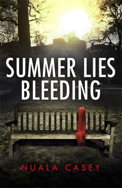 Cover for Nuala Casey · Summer Lies Bleeding (Paperback Bog) (2014)