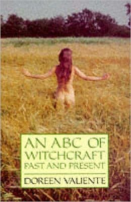 Cover for Doreen Valiente · An ABC of Witchcraft Past and Present (Paperback Book) [New edition] (1994)