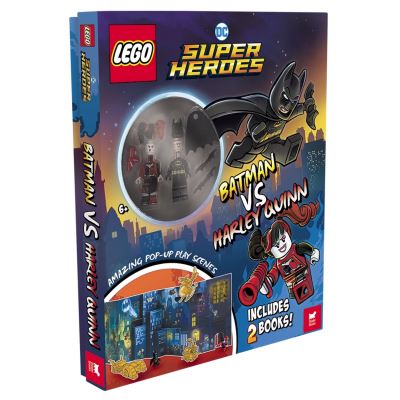 LEGO® DC Super Heroes™: Batman vs. Harley Quinn (with Batman™ and Harley Quinn™ minifigures, pop-up play scenes and 2 books) - LEGO® Minifigure Activity - Lego® - Bøger - Michael O'Mara Books Ltd - 9781780559520 - 26. oktober 2023